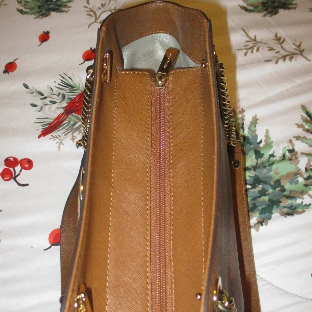 Like New Michael kors large shoulder purse jet set - Picture 10 of 14